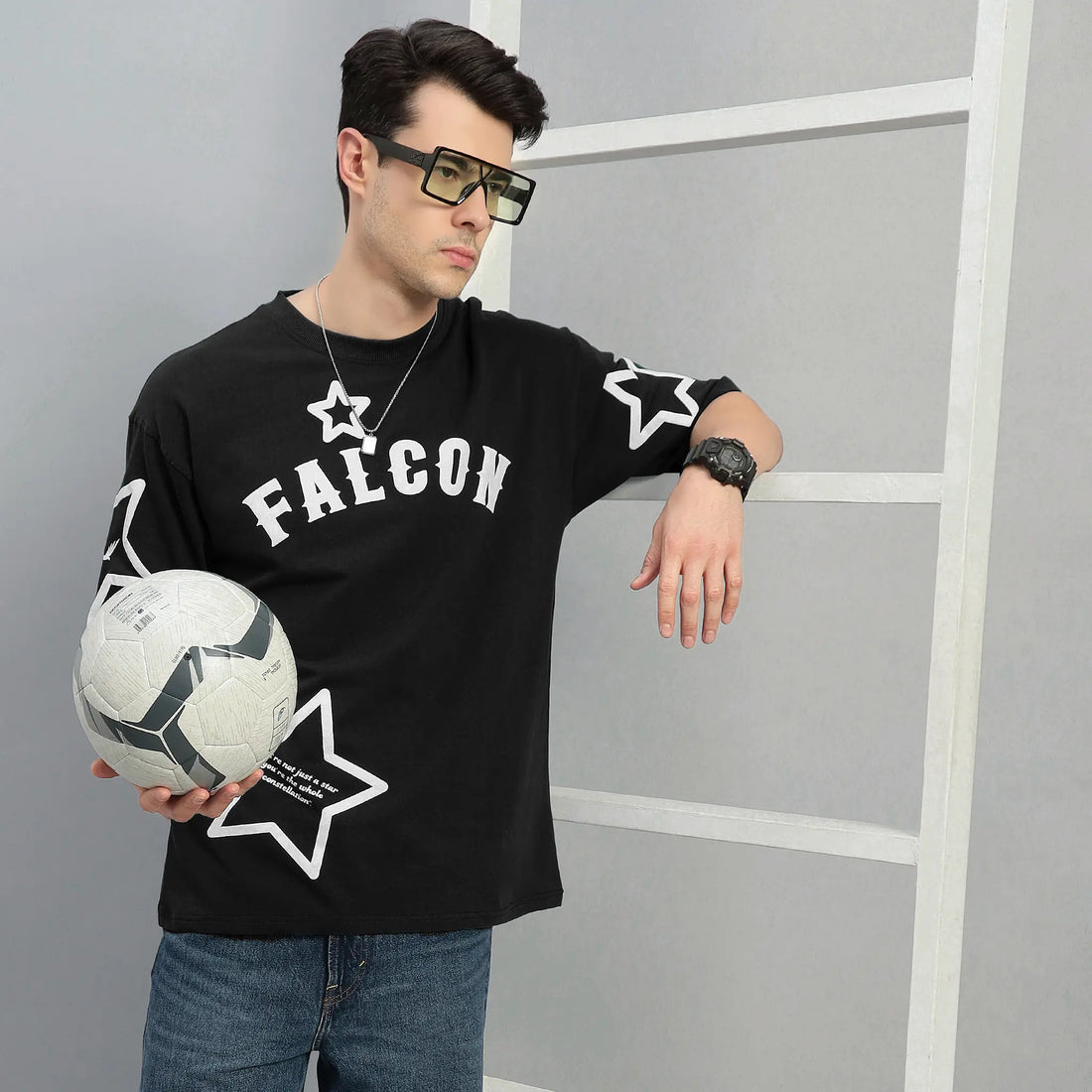 BLACK WHITE STAR TEE