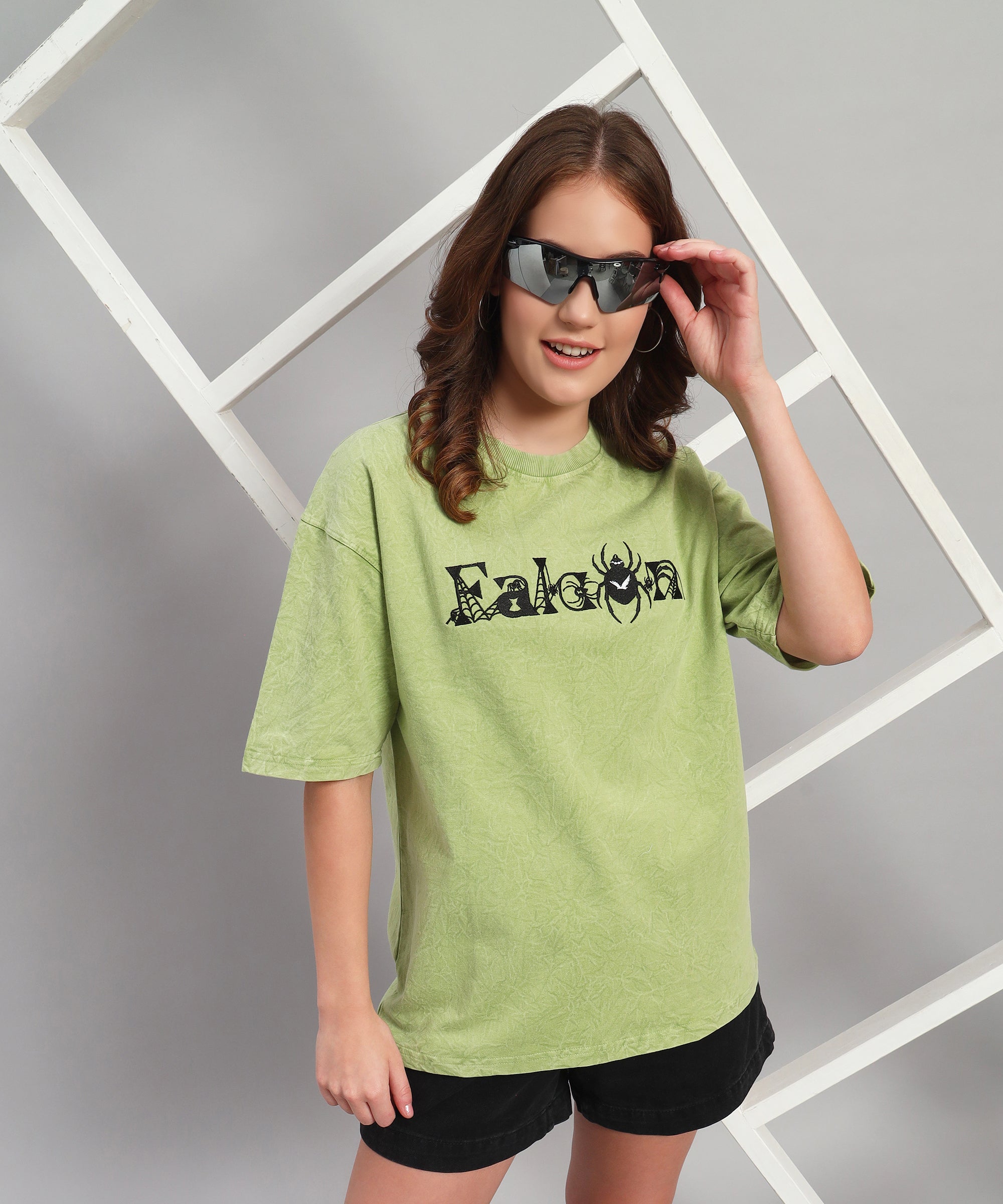 OLIVE GREEN WEB ACID WASH T-SHIRT