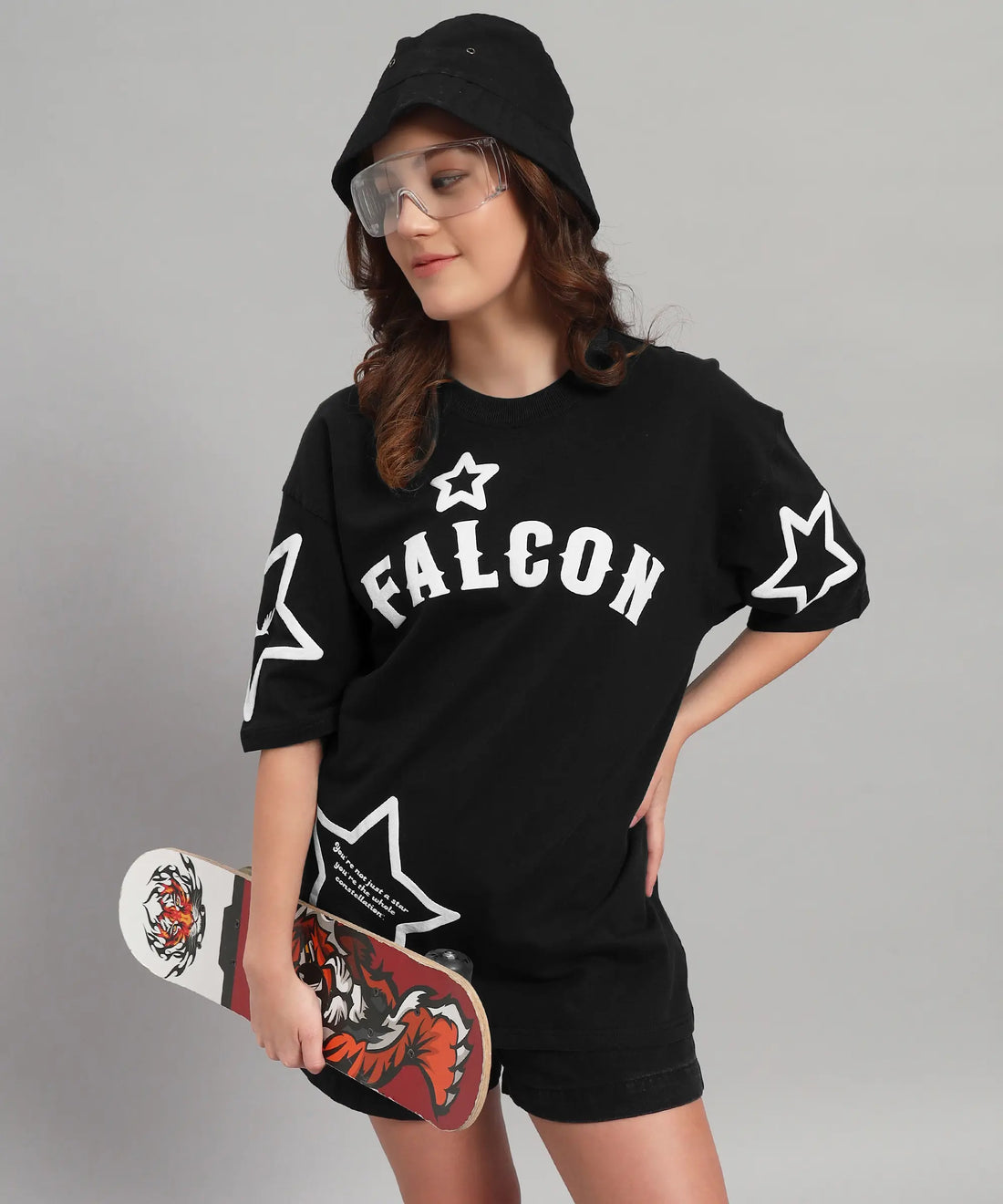 BLACK WHITE STAR TEE