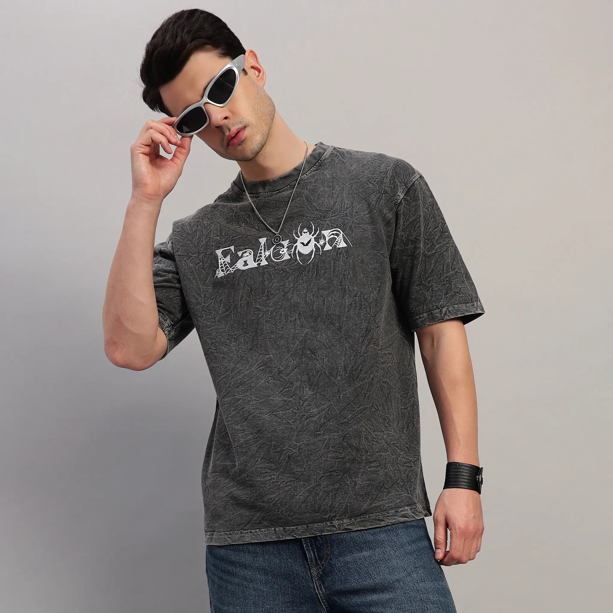 DARK GRAY WEB ACID WASH T-SHIRT